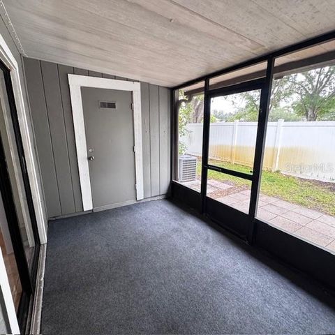 10128 LAKE OAK CIRCLE, Tampa, FL 33624