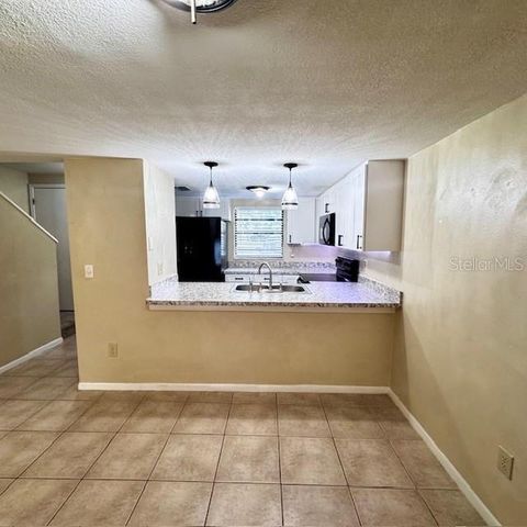 10128 LAKE OAK CIRCLE, Tampa, FL 33624
