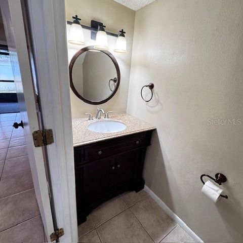 10128 LAKE OAK CIRCLE, Tampa, FL 33624