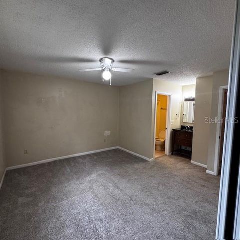 10128 LAKE OAK CIRCLE, Tampa, FL 33624