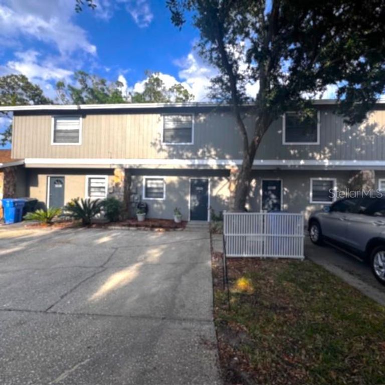 10128 LAKE OAK CIRCLE, Tampa, FL 33624