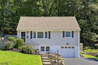 138 Rafkind Rd, Bloomingdale Boro, NJ 07403