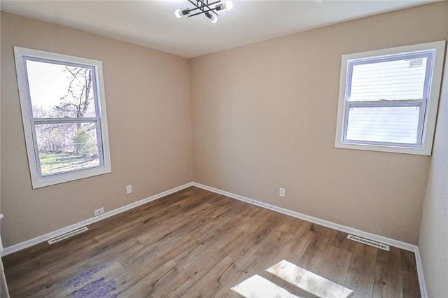 5151 N Winchester Avenue, Kansas City, MO 64119