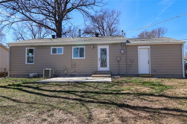 5151 N Winchester Avenue, Kansas City, MO 64119