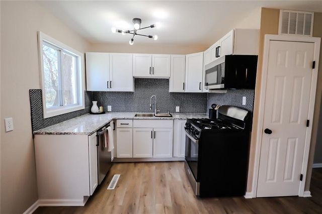5151 N Winchester Avenue, Kansas City, MO 64119