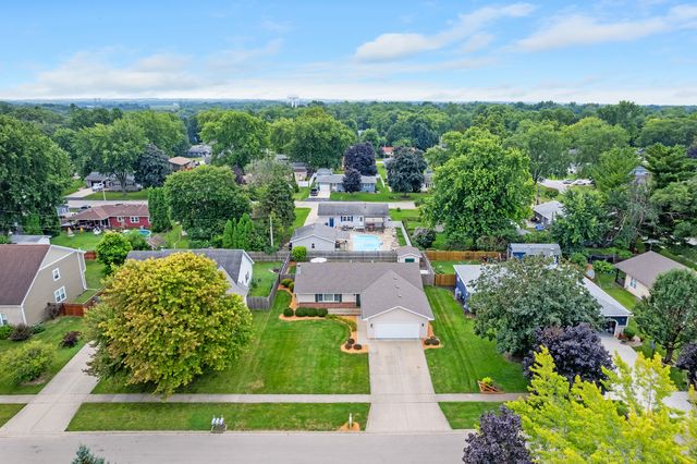 606 E Edgelawn Drive, Plano, IL 60545