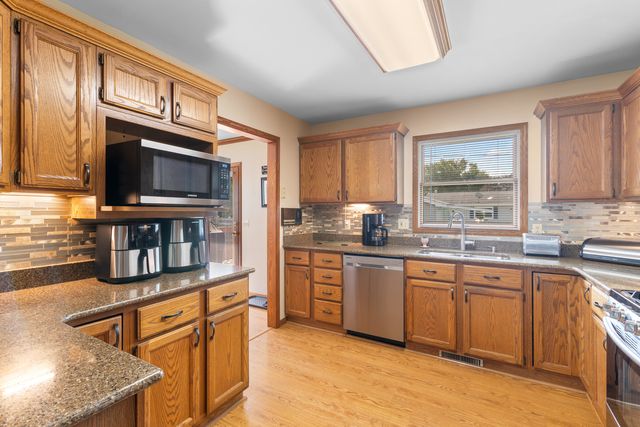 606 E Edgelawn Drive, Plano, IL 60545
