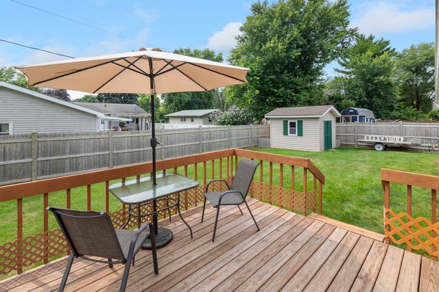 606 E Edgelawn Drive, Plano, IL 60545