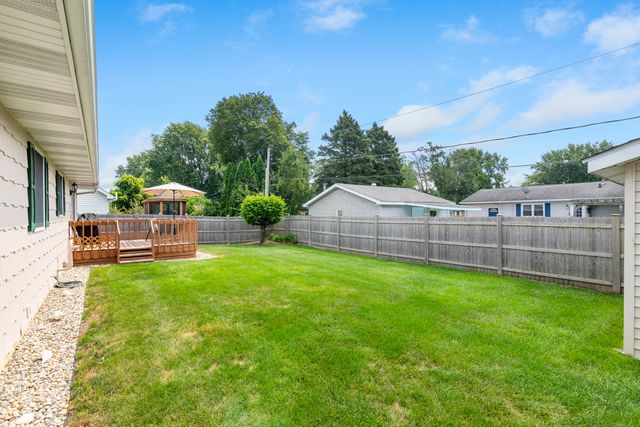 606 E Edgelawn Drive, Plano, IL 60545