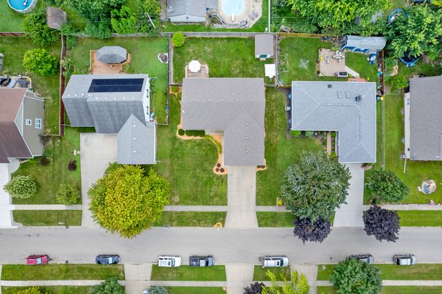 606 E Edgelawn Drive, Plano, IL 60545