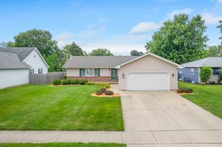 606 E Edgelawn Drive, Plano, IL 60545