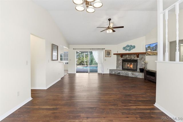 4601 S Gator Loop, Homosassa, FL 34448