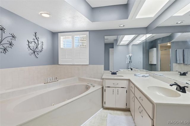 4601 S Gator Loop, Homosassa, FL 34448