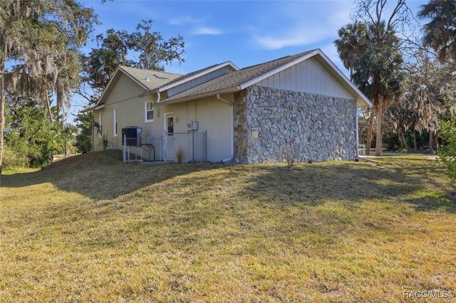 4601 S Gator Loop, Homosassa, FL 34448