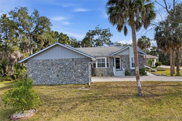 4601 S Gator Loop, Homosassa, FL 34448