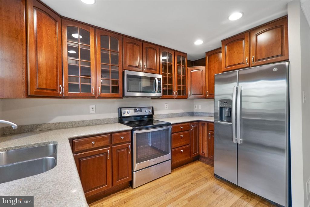 Image 11 of property listing at 8868 STONEBROOK LN, Columbia, MD 21046