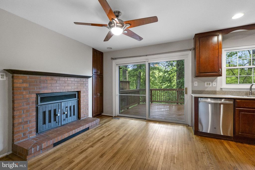Image 14 of property listing at 8868 STONEBROOK LN, Columbia, MD 21046