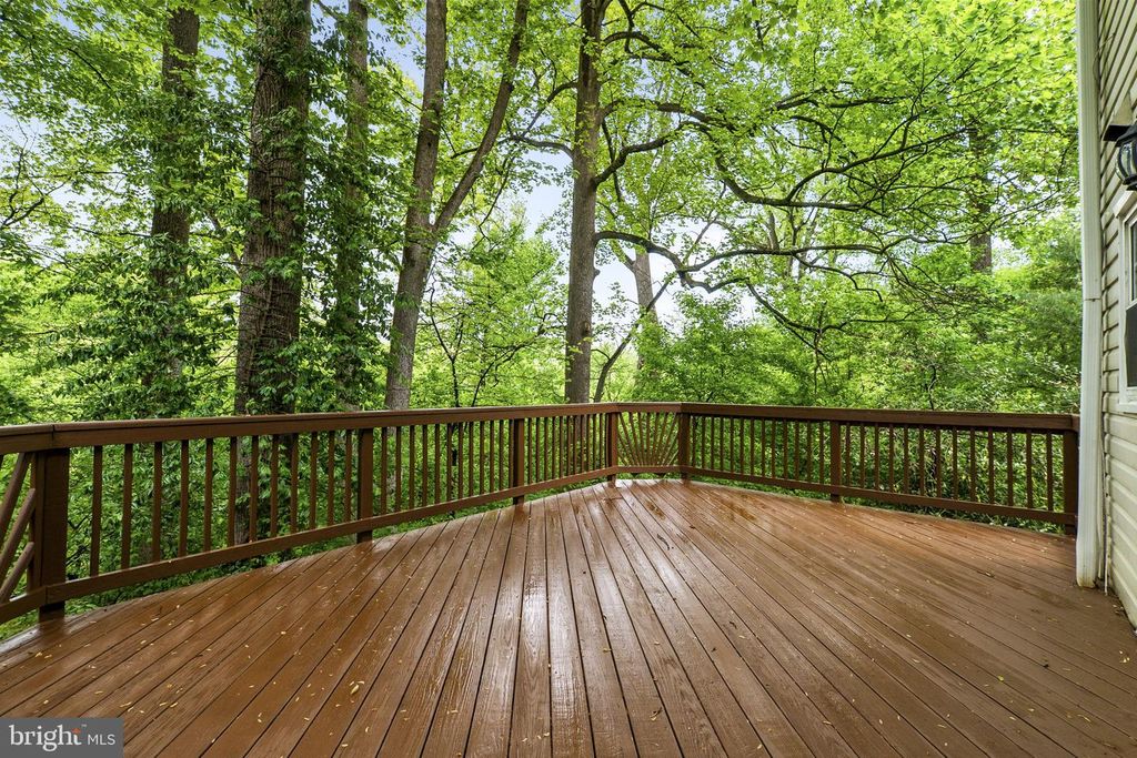 Image 16 of property listing at 8868 STONEBROOK LN, Columbia, MD 21046