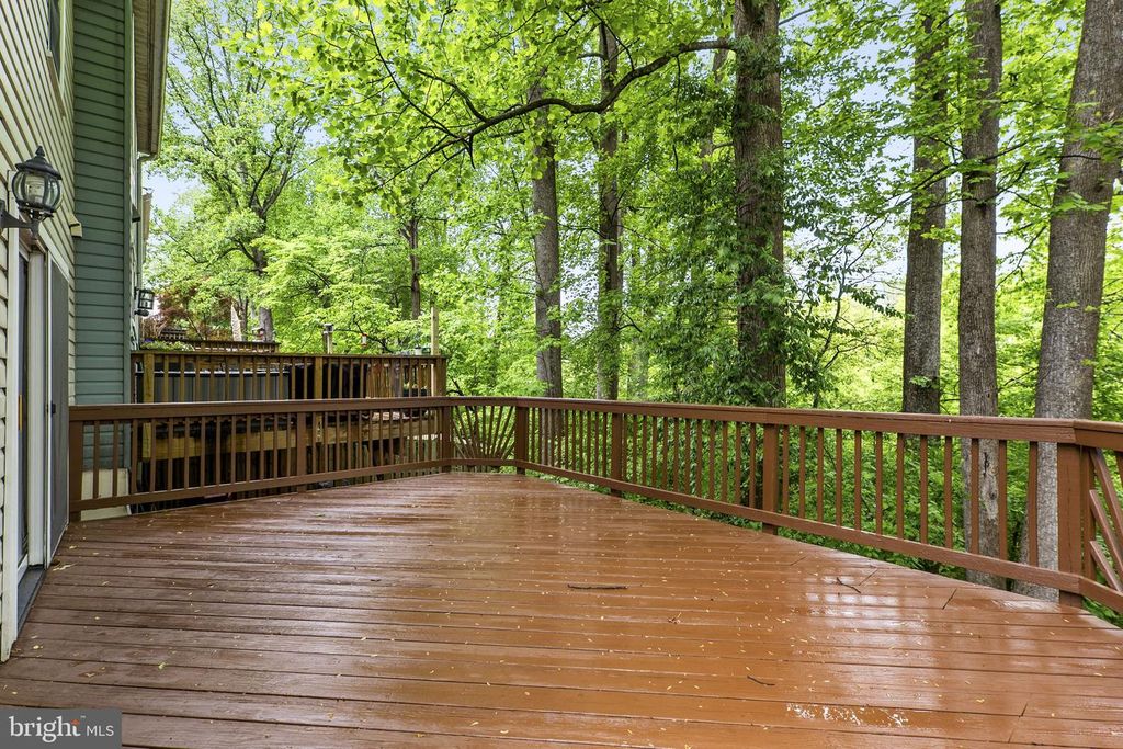 Image 17 of property listing at 8868 STONEBROOK LN, Columbia, MD 21046