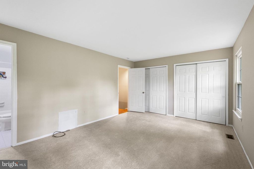 Image 21 of property listing at 8868 STONEBROOK LN, Columbia, MD 21046