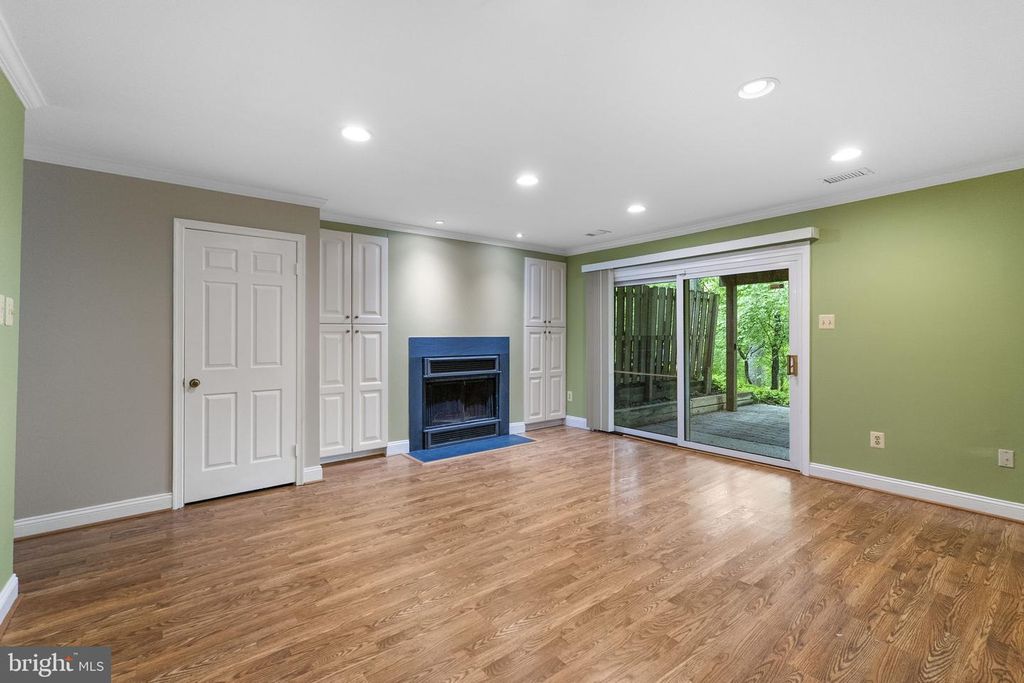 Image 28 of property listing at 8868 STONEBROOK LN, Columbia, MD 21046