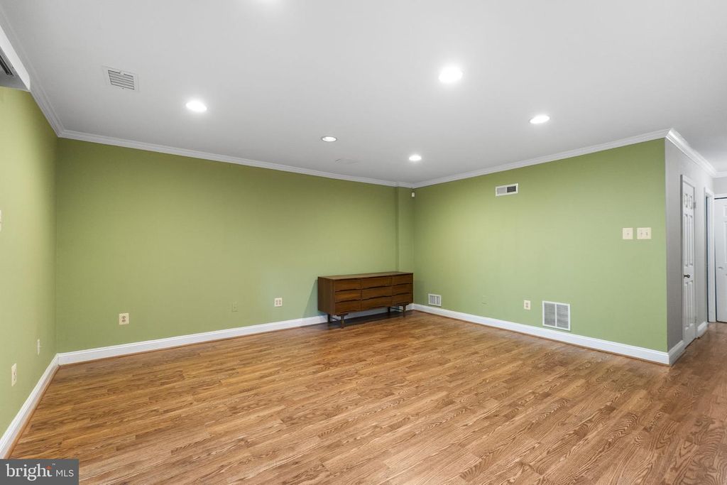 Image 29 of property listing at 8868 STONEBROOK LN, Columbia, MD 21046