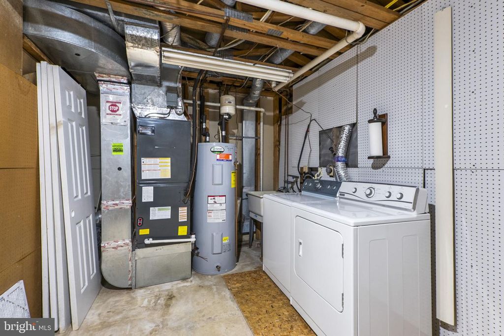 Image 30 of property listing at 8868 STONEBROOK LN, Columbia, MD 21046