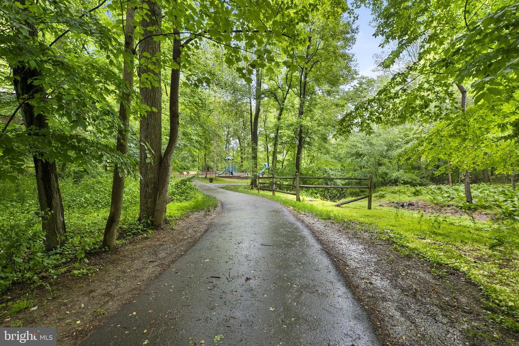 Image 36 of property listing at 8868 STONEBROOK LN, Columbia, MD 21046