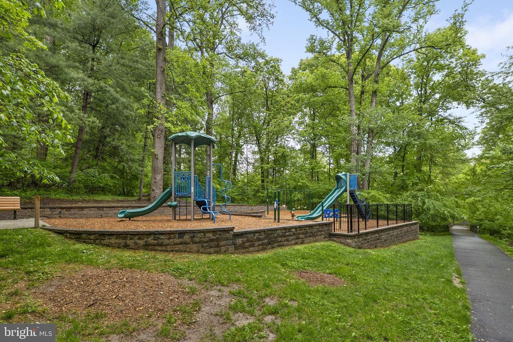 Image 37 of property listing at 8868 STONEBROOK LN, Columbia, MD 21046