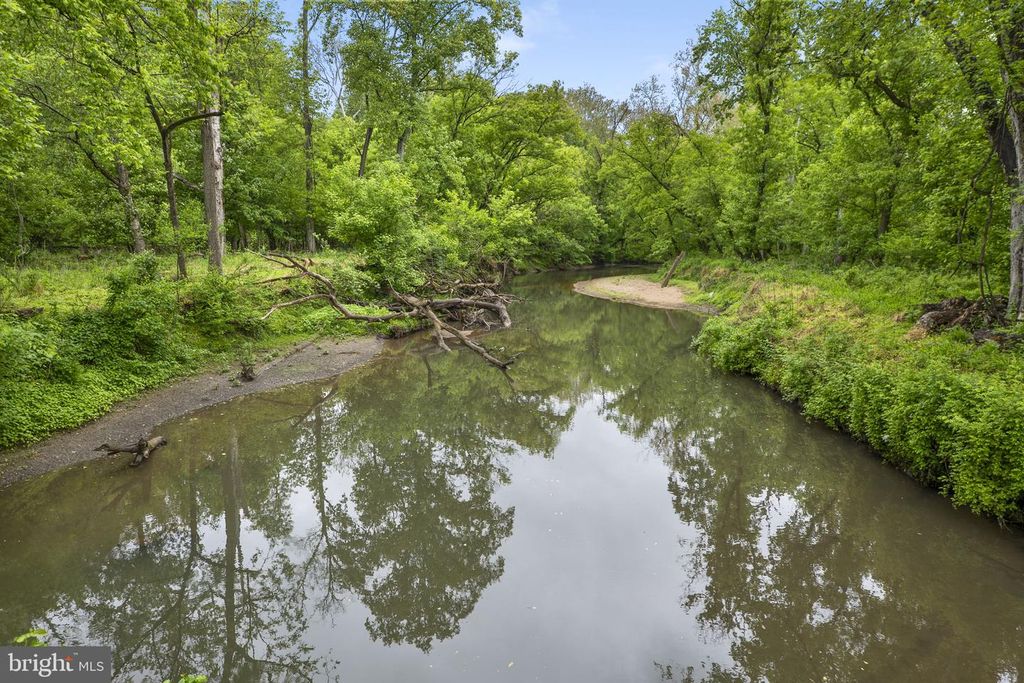 Image 40 of property listing at 8868 STONEBROOK LN, Columbia, MD 21046