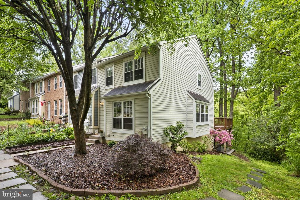 Image 41 of property listing at 8868 STONEBROOK LN, Columbia, MD 21046