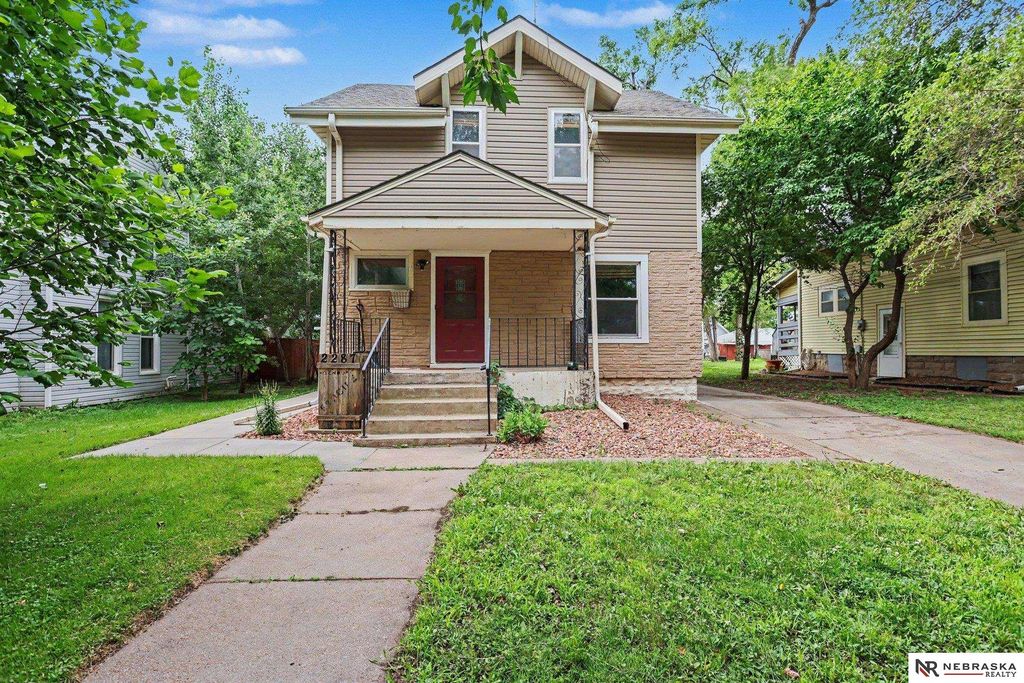 2287 Sheldon Street, Lincoln, NE 68503