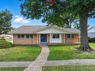 2131 S Erie Place, Tulsa, OK 74114