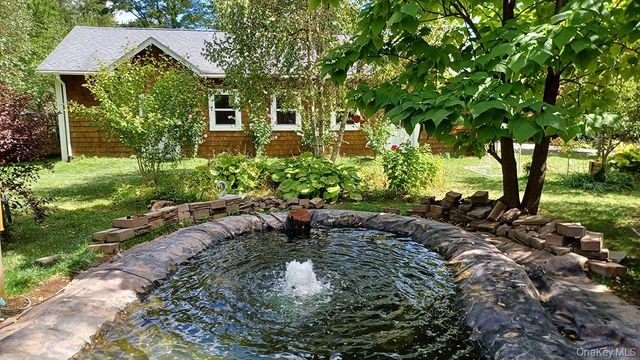 26 Maple Avenue, Kauneonga Lake, NY 12749
