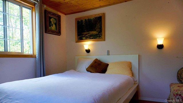 26 Maple Avenue, Kauneonga Lake, NY 12749