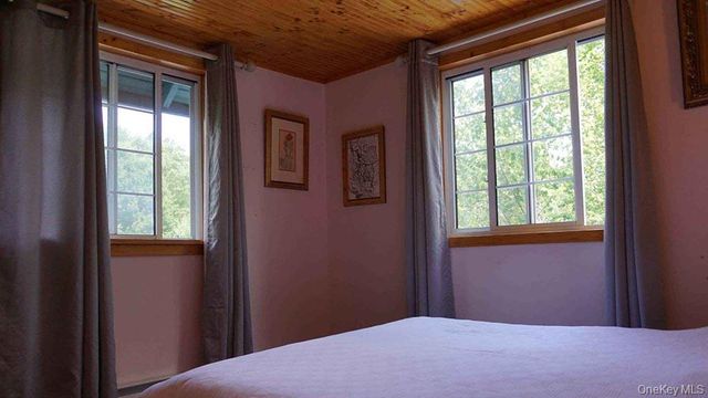 26 Maple Avenue, Kauneonga Lake, NY 12749