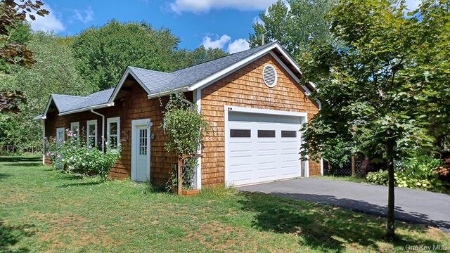 26 Maple Avenue, Kauneonga Lake, NY 12749