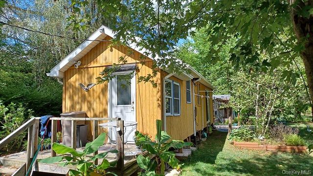 26 Maple Avenue, Kauneonga Lake, NY 12749