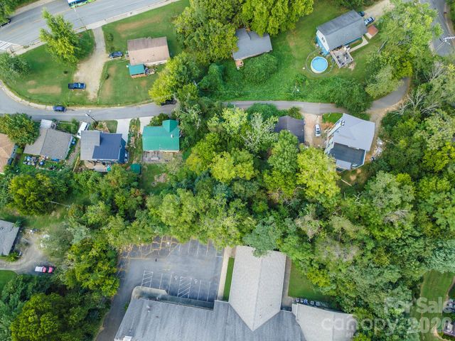 9999 Weaver Street, Asheville, NC 28801