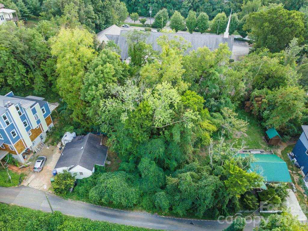 9999 Weaver Street, Asheville, NC 28801