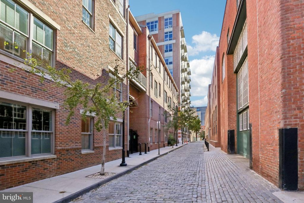 133 N BREAD ST #C1, PHILADELPHIA, PA 19106 — exterior
