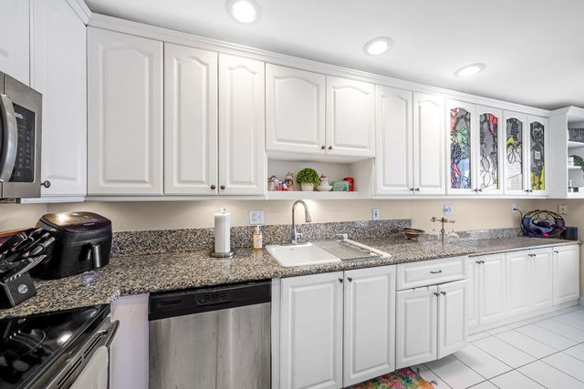 2835 SW 13th Street 201, Delray Beach, FL 33445