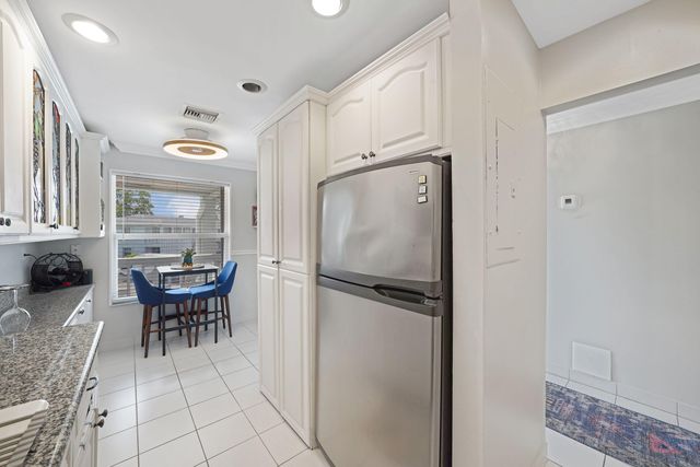 2835 SW 13th Street 201, Delray Beach, FL 33445