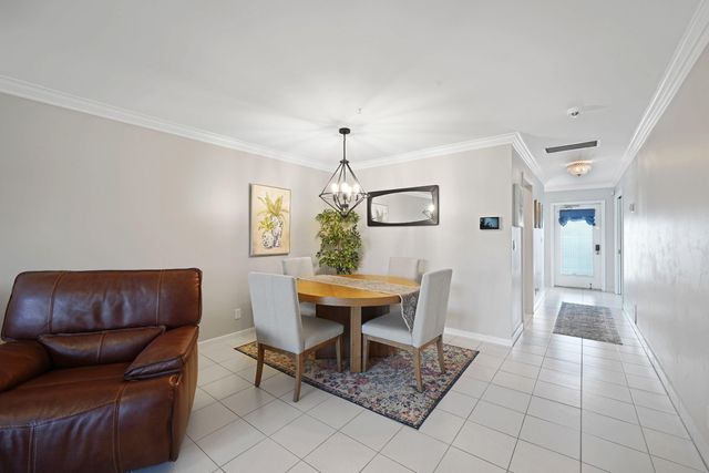 2835 SW 13th Street 201, Delray Beach, FL 33445
