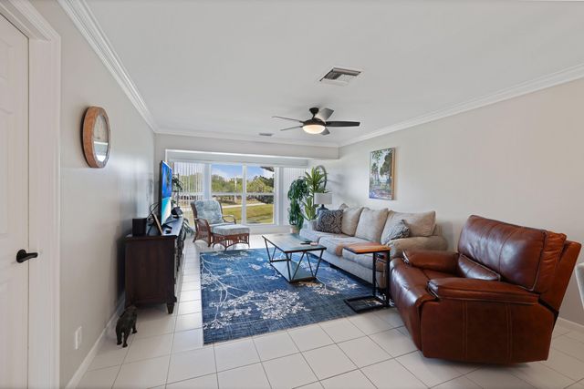 2835 SW 13th Street 201, Delray Beach, FL 33445