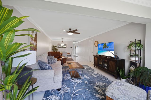 2835 SW 13th Street 201, Delray Beach, FL 33445