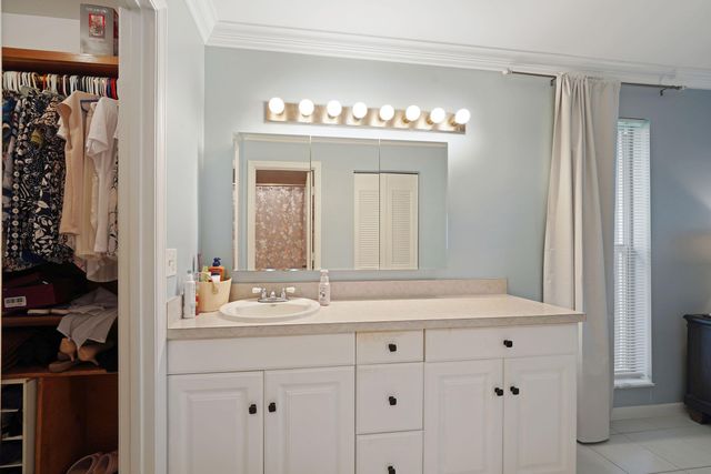 2835 SW 13th Street 201, Delray Beach, FL 33445