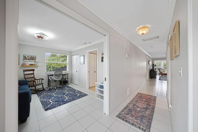 2835 SW 13th Street 201, Delray Beach, FL 33445