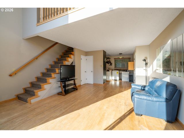 847 Sw Broadway Dr 32, Portland, OR 97201