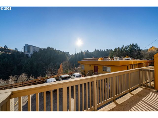 847 Sw Broadway Dr 32, Portland, OR 97201